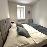 Apartament Sara *