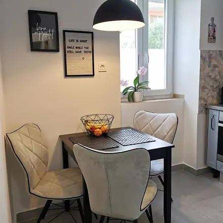 Sara Apartment *